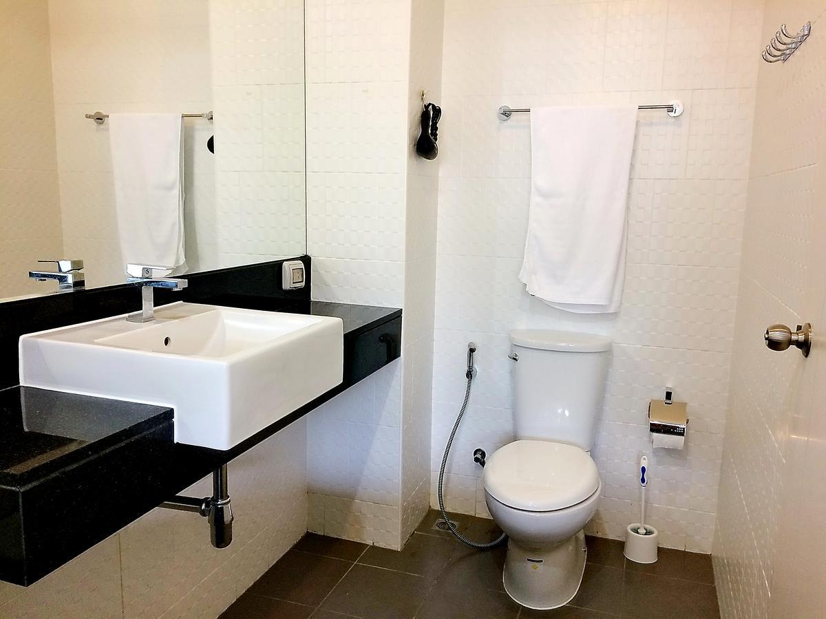 Chic Apartment Karon Esterno foto